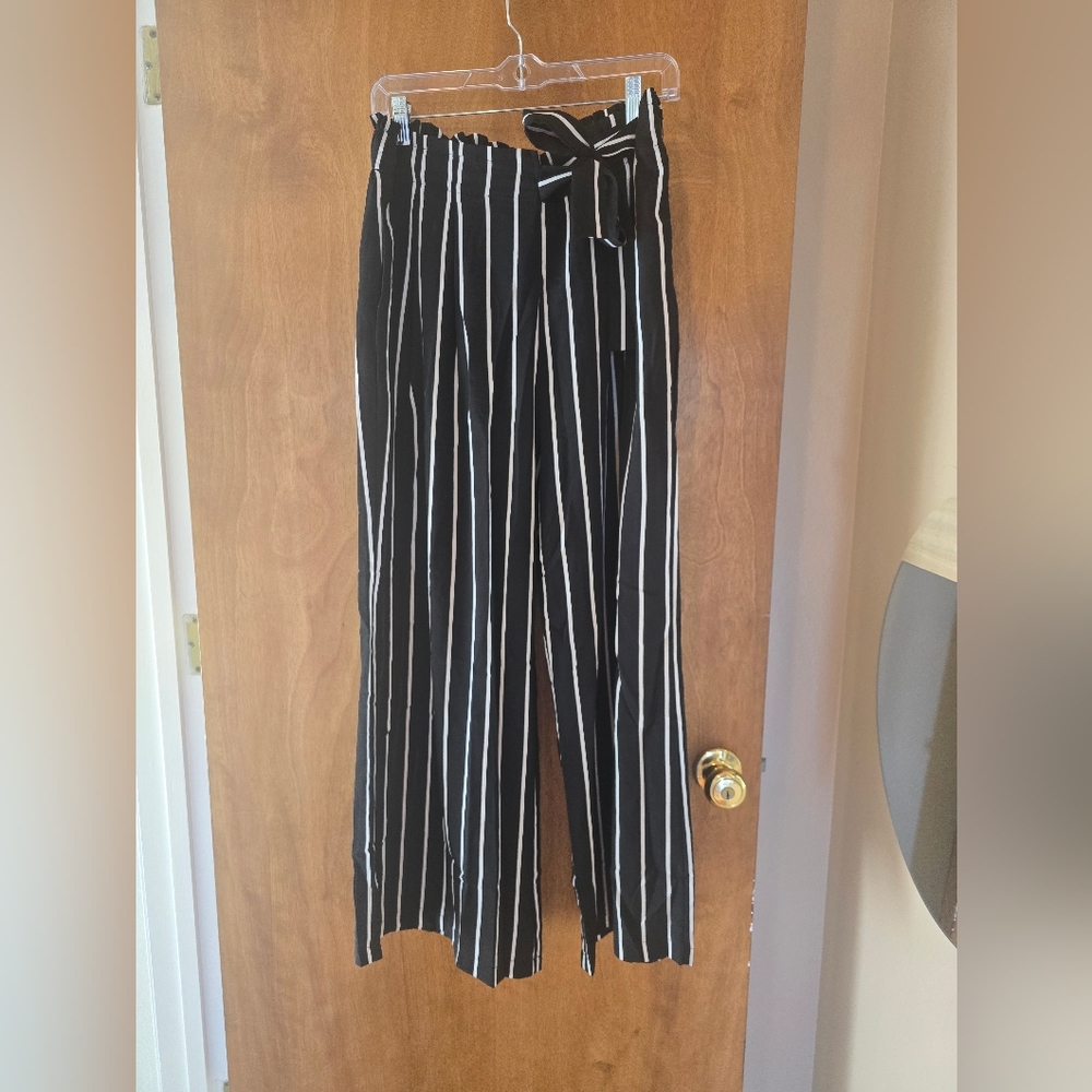 Black & White pants Sz XL